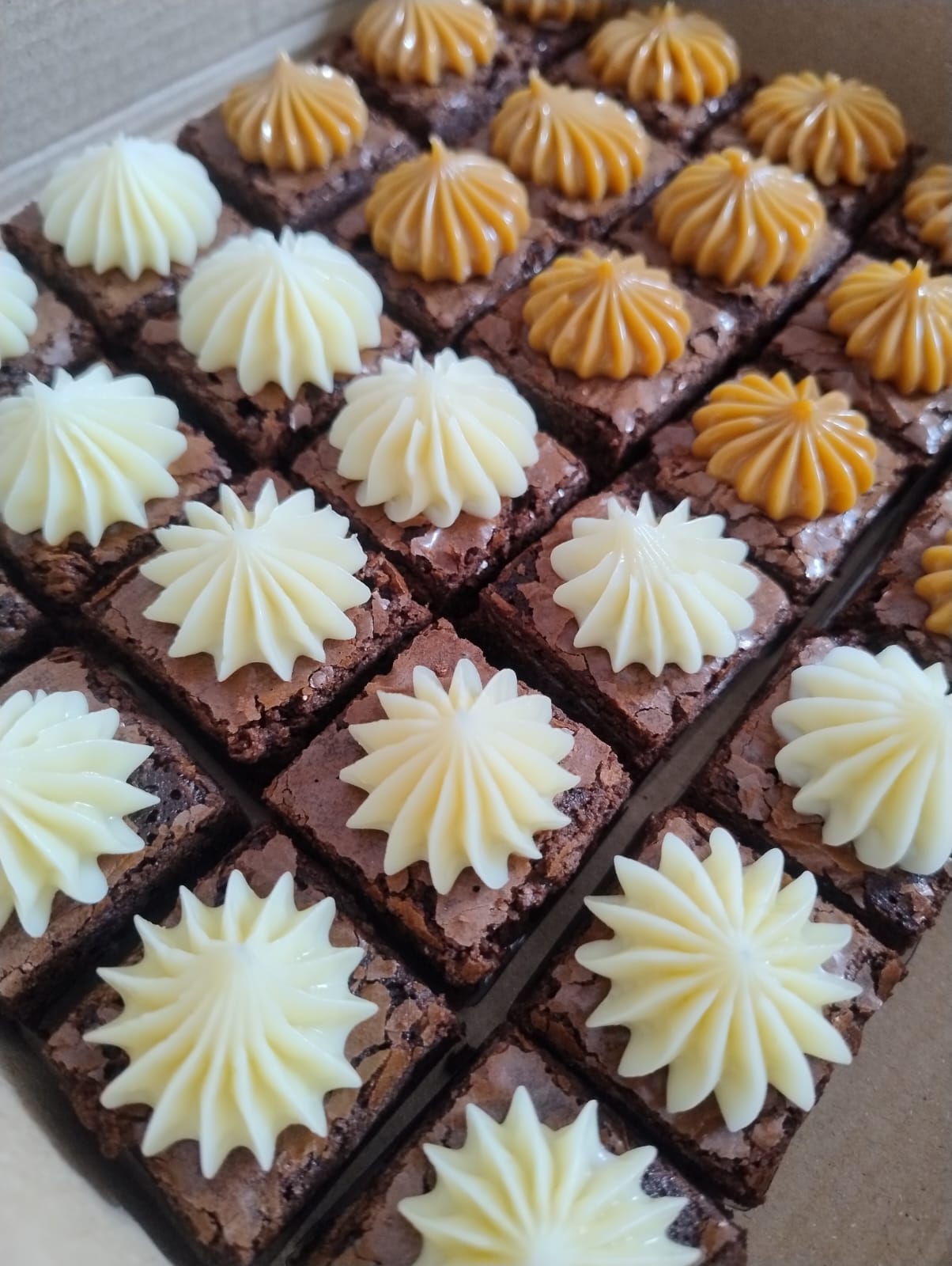 Mini Brownie com Cobertura